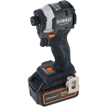 IMPACT DRIVER CD. DCF85MM2T-QW 18 V 2 × 4 Ah