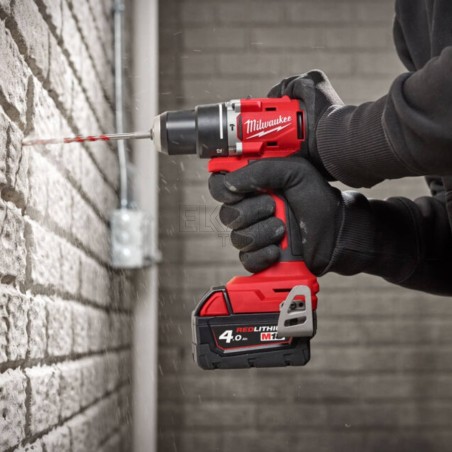 MILWAUKEE.UD.M18BLPDRCMC-402C SCHRAUBER + LAMPEN UND OHNE SCHUTZHÜLSE